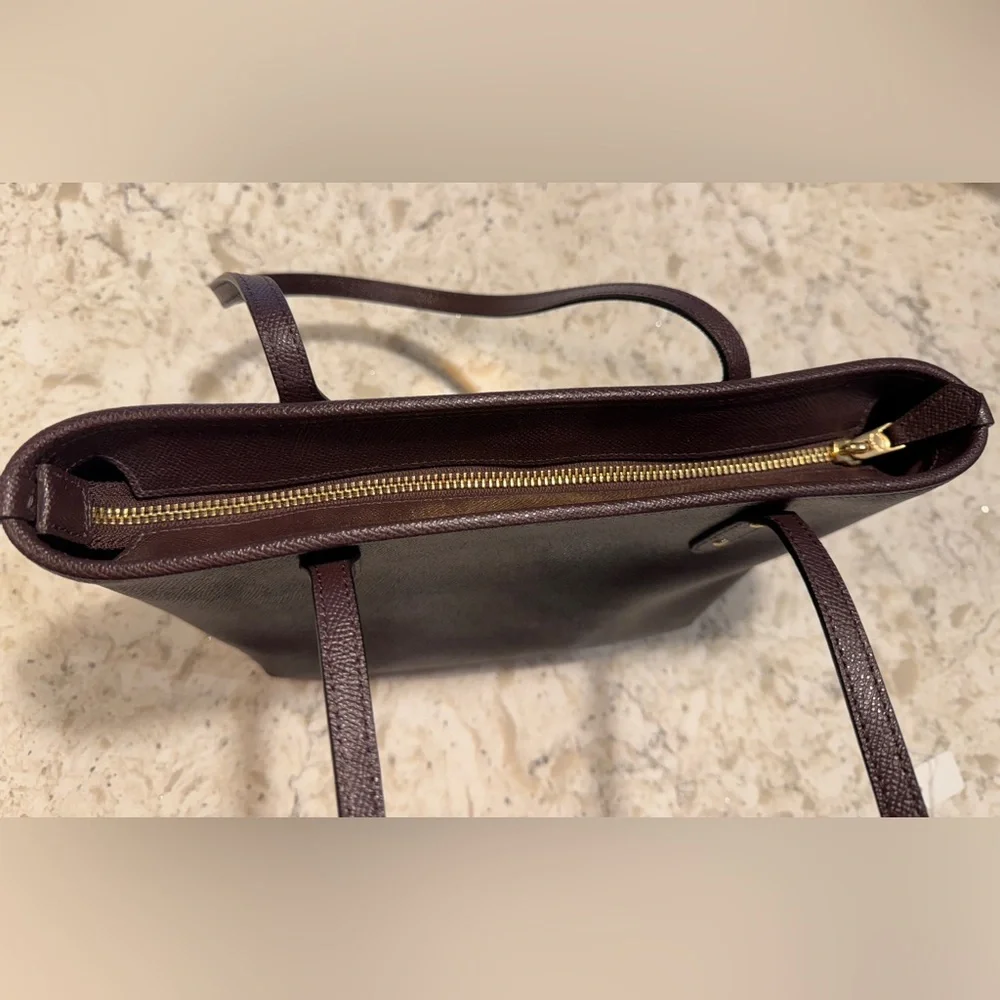 COACH, Brown Tote, Pre-Owned, Condition. Zippered, Gold Hardware. Very Nice. BR - Picture 7 of 10